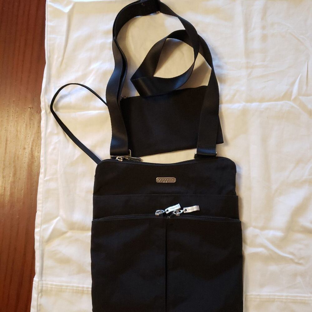 Baggallini crossbody purse Black